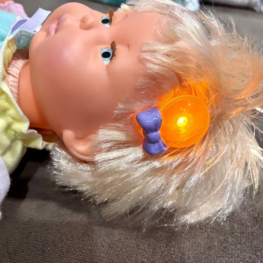 Vtg 90's Twinkling Thumbelina Ideal Nursery‎ Baby Doll Arms Legs Head Move WORKS